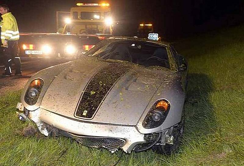 Ferrari 599 GTO σε ρόλο… χλοοκοπτικής